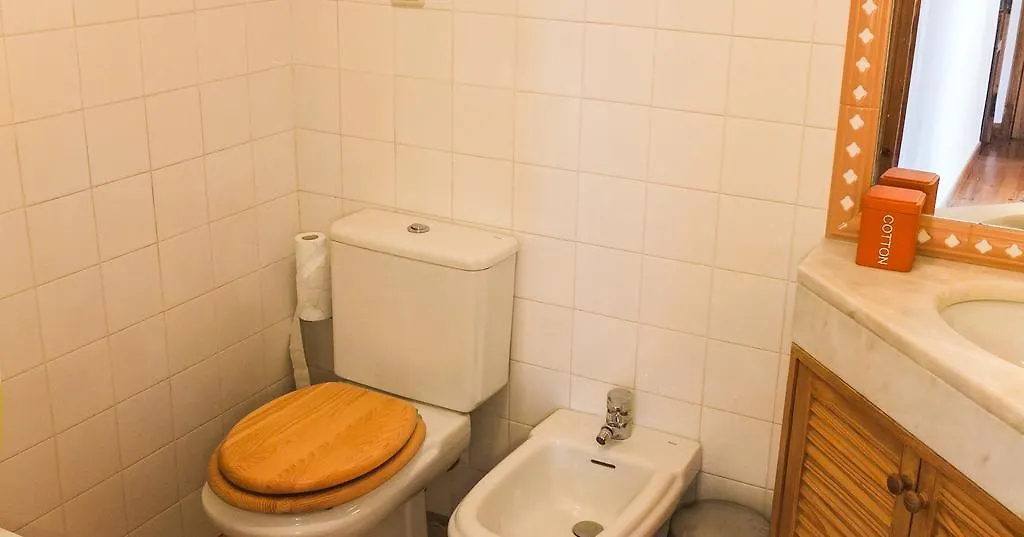 Quiet And Sunny Central Lisbon Apartment Portugal